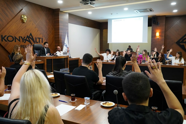 Konyaaltı Belediyesi Gençlik Meclisi Eylül ayı toplantısını gerçekleştirdi<