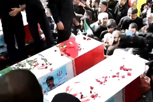 İran, İsrail saldırılarında ölen yetkililer için devlet cenaze töreni düzenliyor<