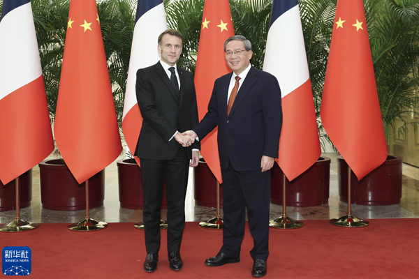 Çin Başbakanı, Macron ile bir araya geldi<