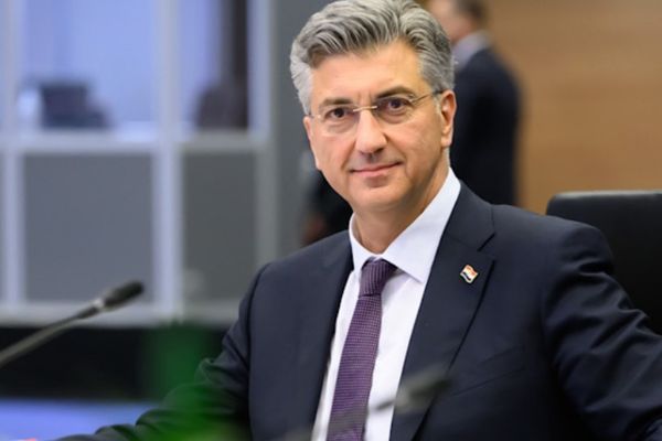 Plenkovic: Sınır geçişleri anlaşması ulaşım bağlantılarını güçlendirecek<