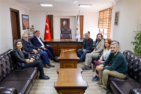 Başkan Tugay’dan İzmir Barosu’na ziyaret