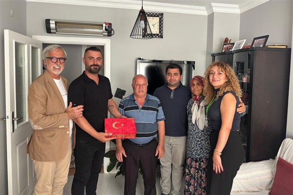 İzmit Belediyesi’nden Kıbrıs gazilerine ziyaret<