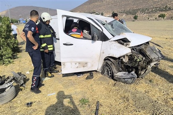 Kırıkhan'da trafik kazası: 2 yaralı