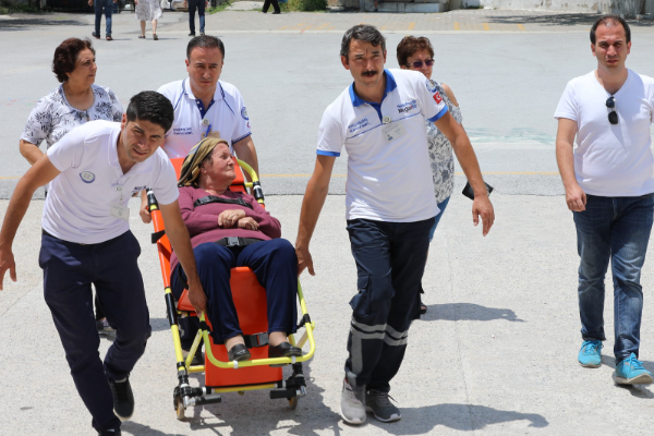 Muğla Büyükşehir, engelli vatandaşları sandığa götürecek<