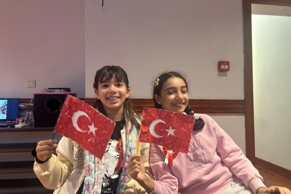 İzmit’te çocuklar Cumhuriyet coşkusunu bayrak kolajlarıyla yaşadı<
