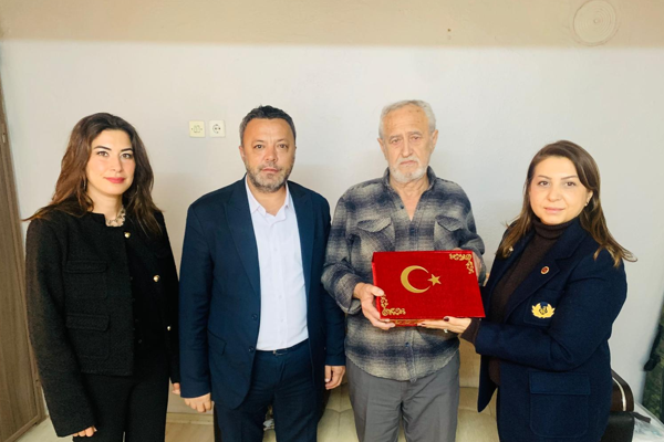 İzmit Belediyesi'nden ilçedeki Kıbrıs gazilerine ziyaret