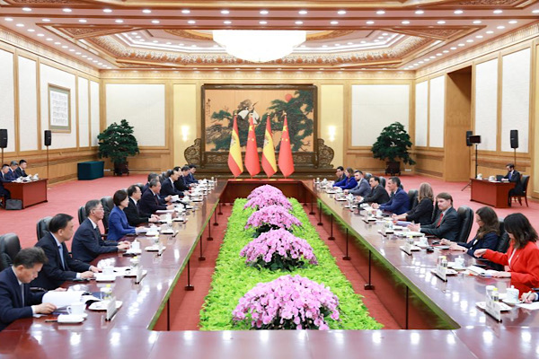 Çin Başbakanı Li’den İspanya’ya yatırım ve ticaret mesajı<