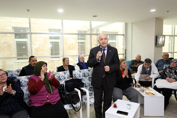 Yenimahalle’de İkinci Bahar Merkezleri’nde müzik dinletileri başladı<