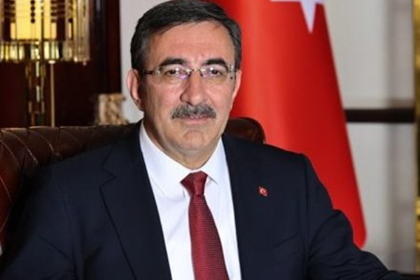 Yılmaz, büyükelçilerle görüştü<