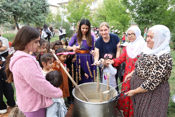 Diyarbakır'da “Pestil ve Cevizli Sucuk Festivali” düzenlendi