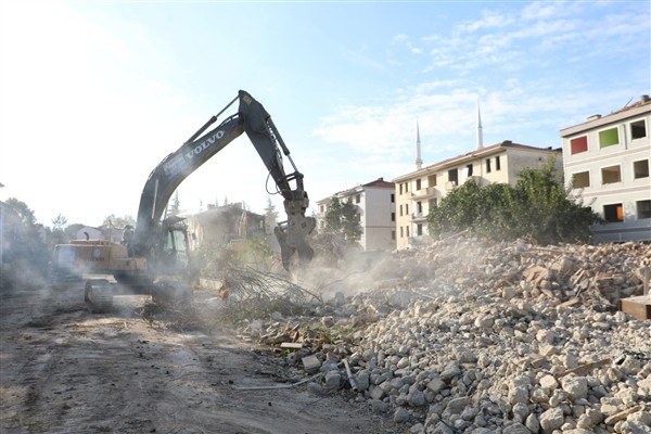 Turgutalp Kentsel Dönüşümde 2. ve 3. etap yıkımları başladı <