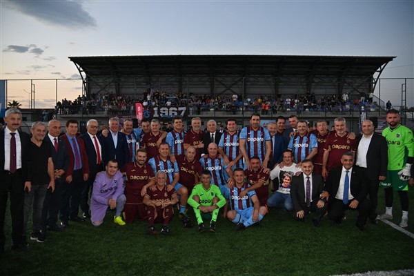 “Efsanelerle Yeniden” futbol turnuvası sona erdi 
