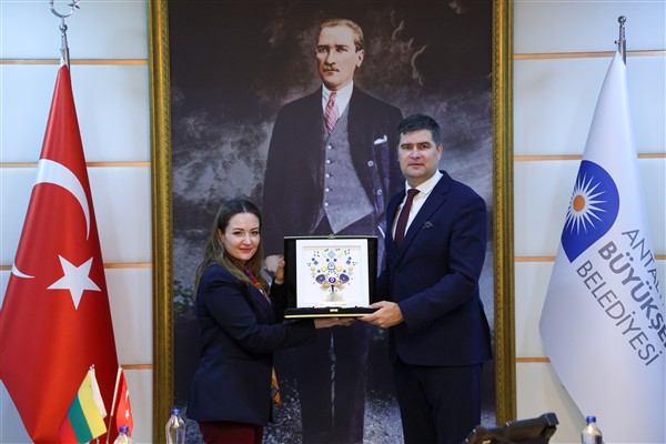 Litvanya heyetinden Antalya Büyükşehir Belediyesi’ne ziyaret 