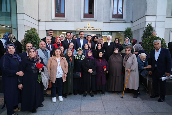 AK Parti İstanbul İl Başkanlığı’ndan şehit annelerine özel Anneler Günü Programı<