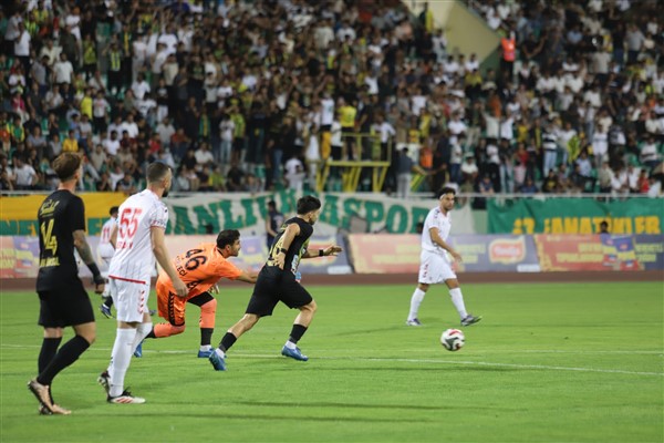 Kızılkaya Tarım Şanlıurfaspor: 3 - Anagold 24 Erzincanspor: 1<