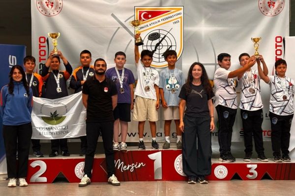 Osmangazi Belediyespor atıcılıkta Türkiye ikincisi oldu<