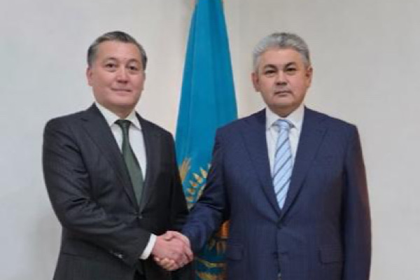 Kazakistan Dışişleri Bakanlığı ile KAZENERGY enerji diplomasisini görüştü<