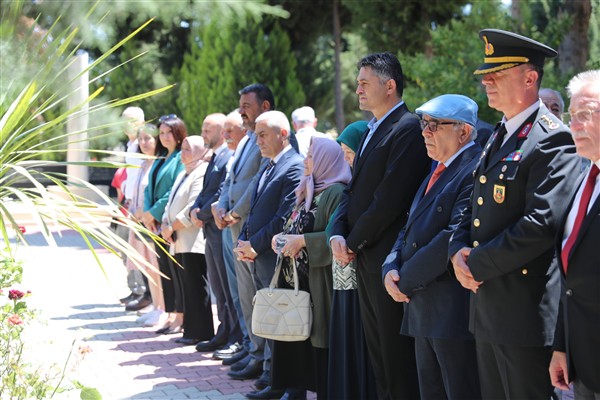 Aliağa’da protokol ve vatandaşlar bayramlaştı<