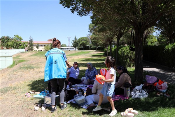 Van Gölü’nde yaşlı bireylere yönelik piknik etkinliği <