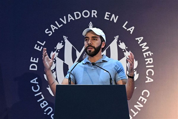 Bukele: Muhalefet, diasporanın siyasi temsil hakkı verilmemesi gerektiğini söylüyor<