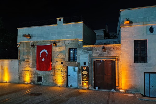 Kayseri Büyükşehir'den bayrak seferberliği<