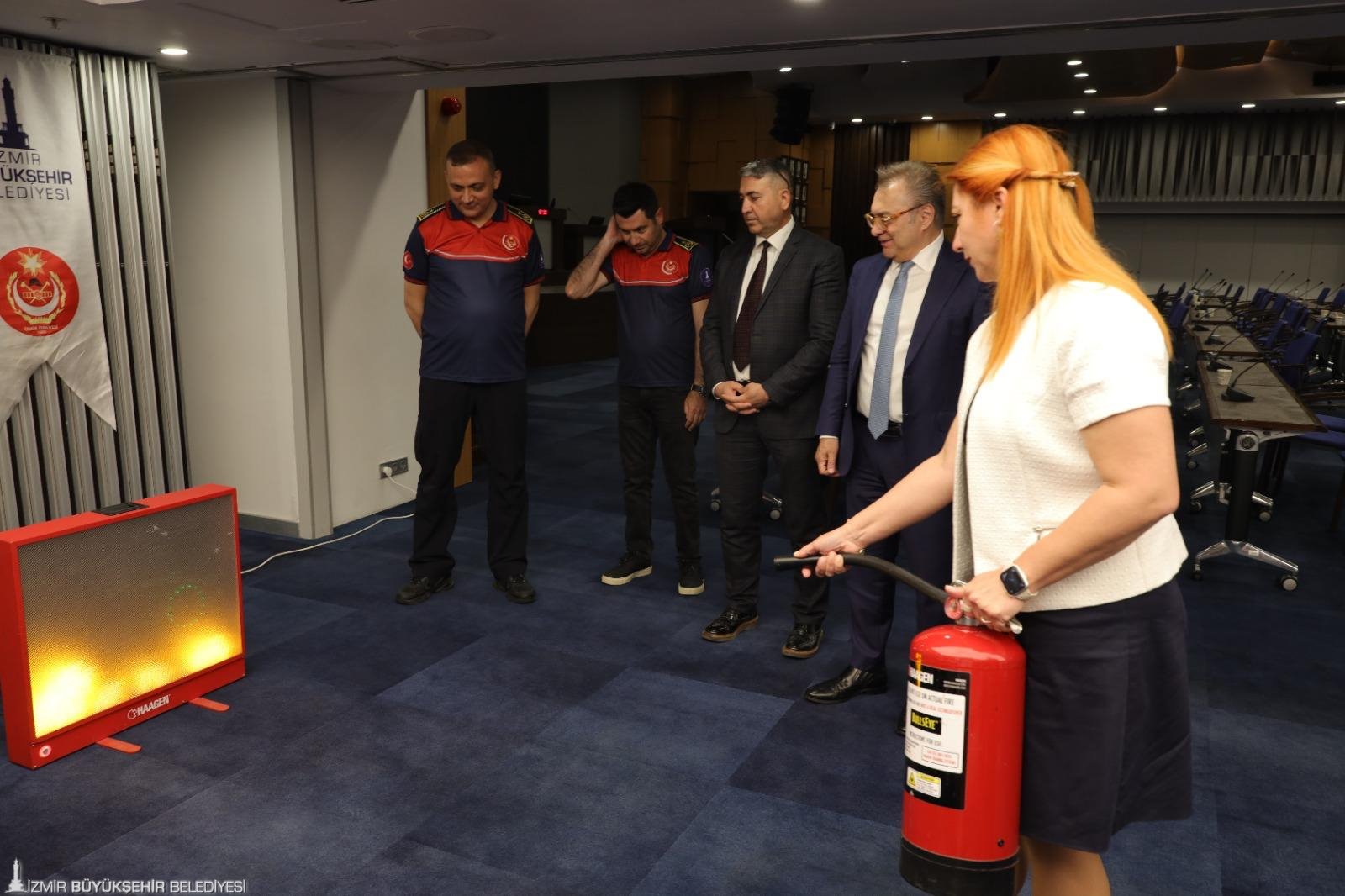 İzmir'de  “Turizm İşletmelerinde Afet Güvenliği”  konulu toplantı düzenlendi <