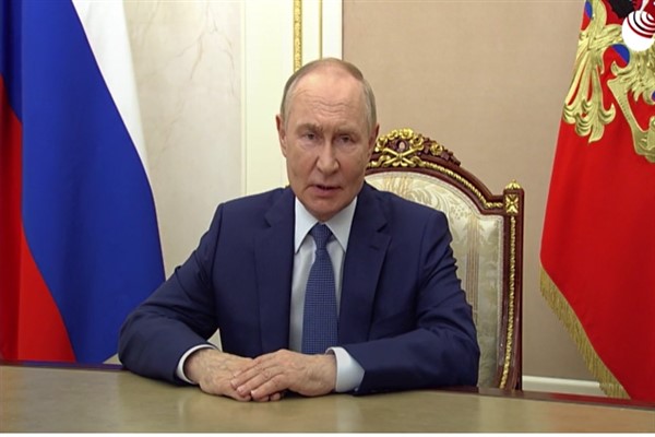 Putin, Rusya'nın içişlerine müdahale girişimlerinin durdurulması çağrısında bulundu<
