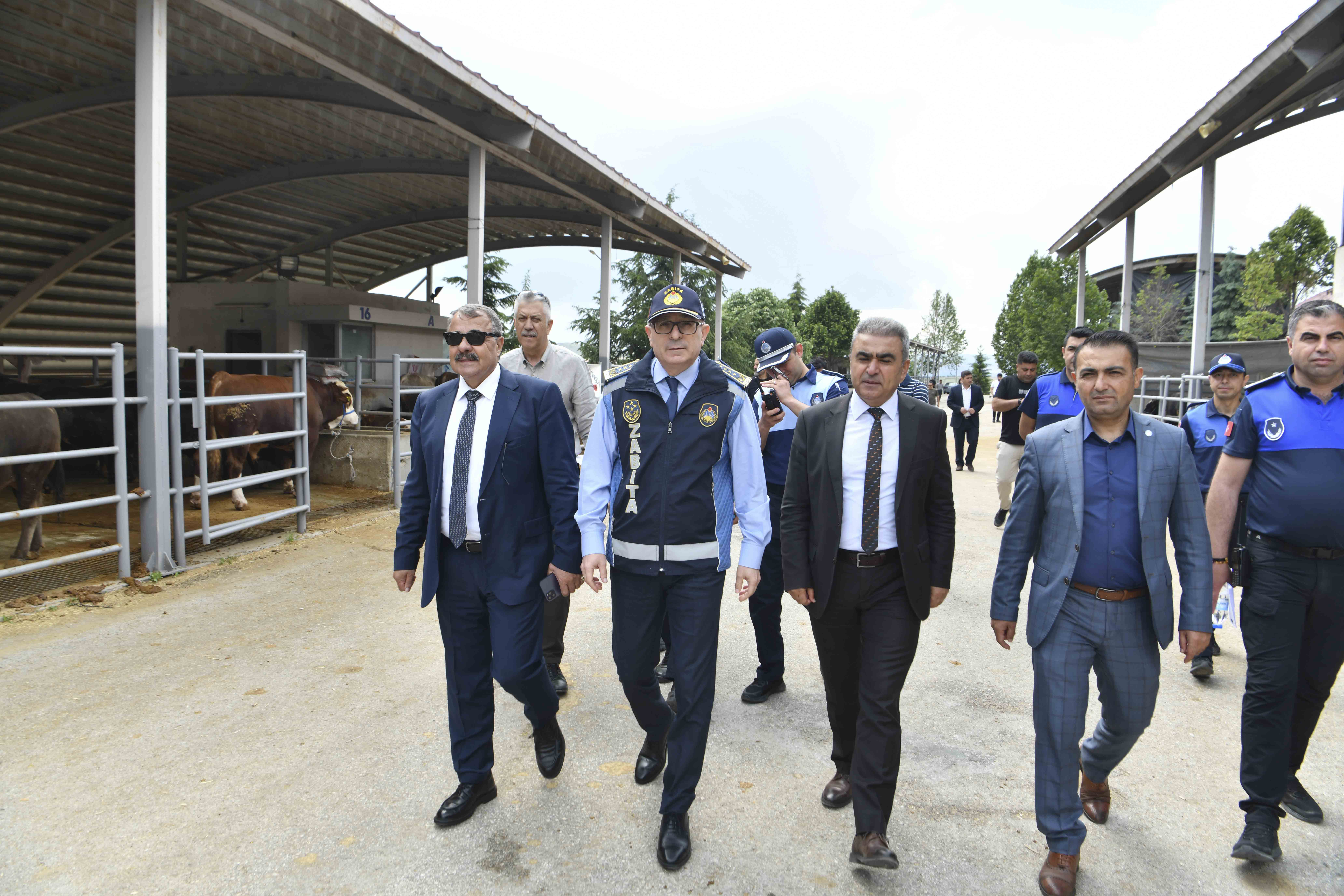 Ankara Büyükşehir Belediyesi'nden kurban satış ve kesim alanlarına denetim