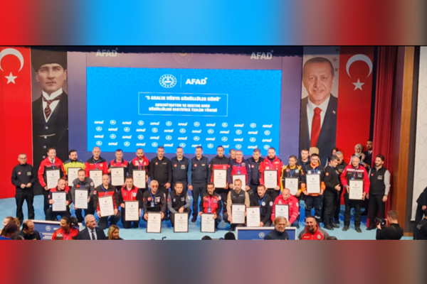 BAYRAK ekibi, AFAD tarafından akredite edildi<