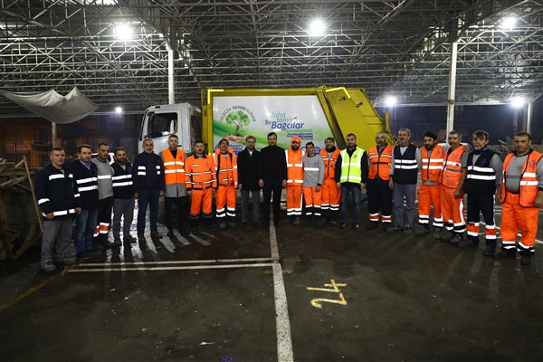 Bağcılara Belediye Başkanı Özdemir, 2023'e işçilerle birlikte girdi