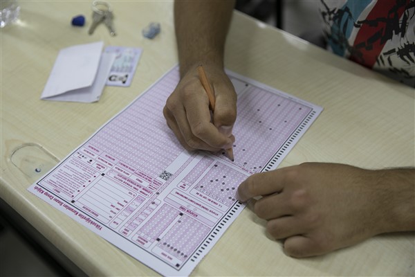 Mersin Büyükşehir'den YKS öğrencilerine ücretsiz tercih danışmanlığı <