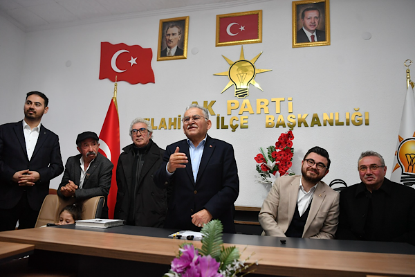 Başkan Büyükkılıç, Ramazan’da Özvatan ve Felahiye ilçelerini ziyaret etti<