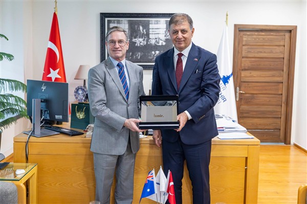 Avustralya’nın İstanbul Başkonsolosu Huber'den Başkan Tugay'a ziyaret<