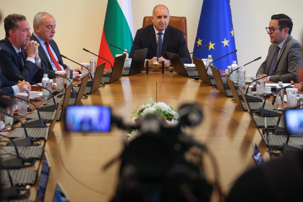 Radev: Bulgaristan, Orta Doğu’da askeri operasyonlara dahil olmayacak<