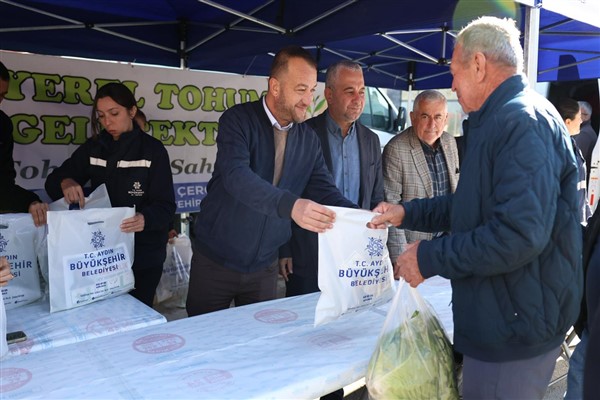 Koçarlı’da ata tohumu fide dağıtımı<
