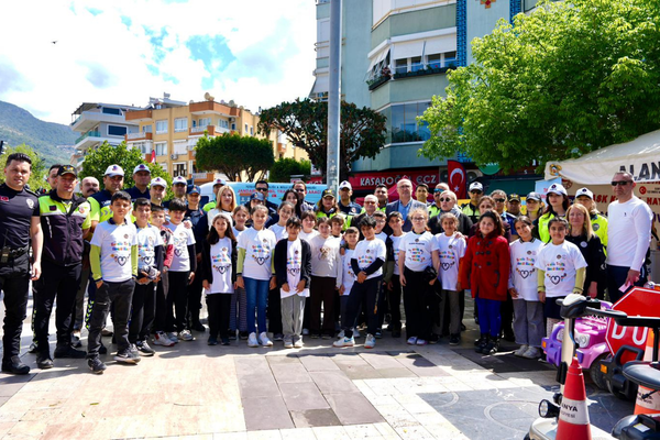 Alanya’da Trafik Haftası kapsamında farkındalık etkinliği düzenlendi<