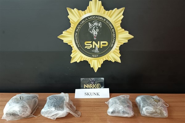 Şanlıurfa’da 2 kilo 650 gram skunk ele geçirildi<