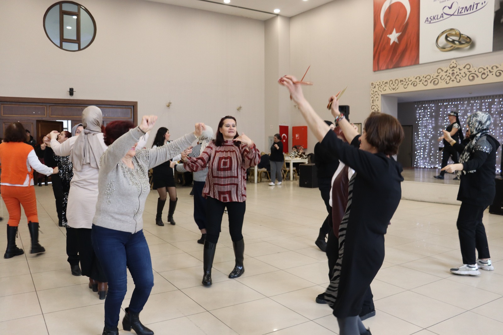 İzmit'te Kadınlar Matinesi düzenlendi