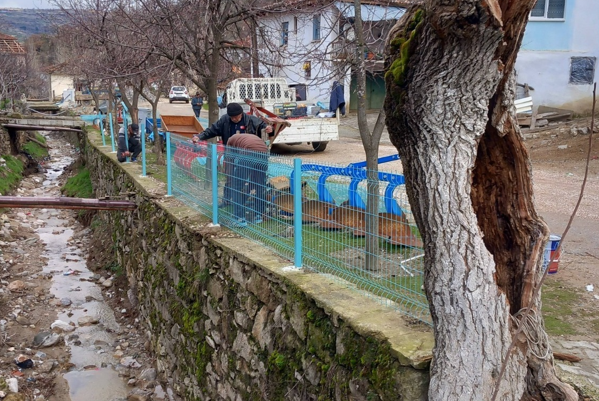 Manisa'da tehlike arz eden dereler güvenli hale getiriliyor<