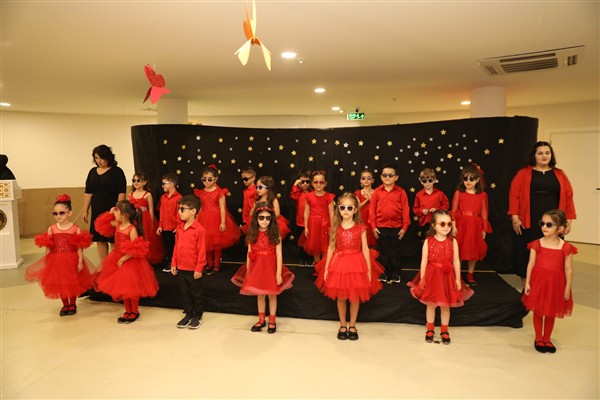 Alanya’da çocukların mezuniyet coşkusu <