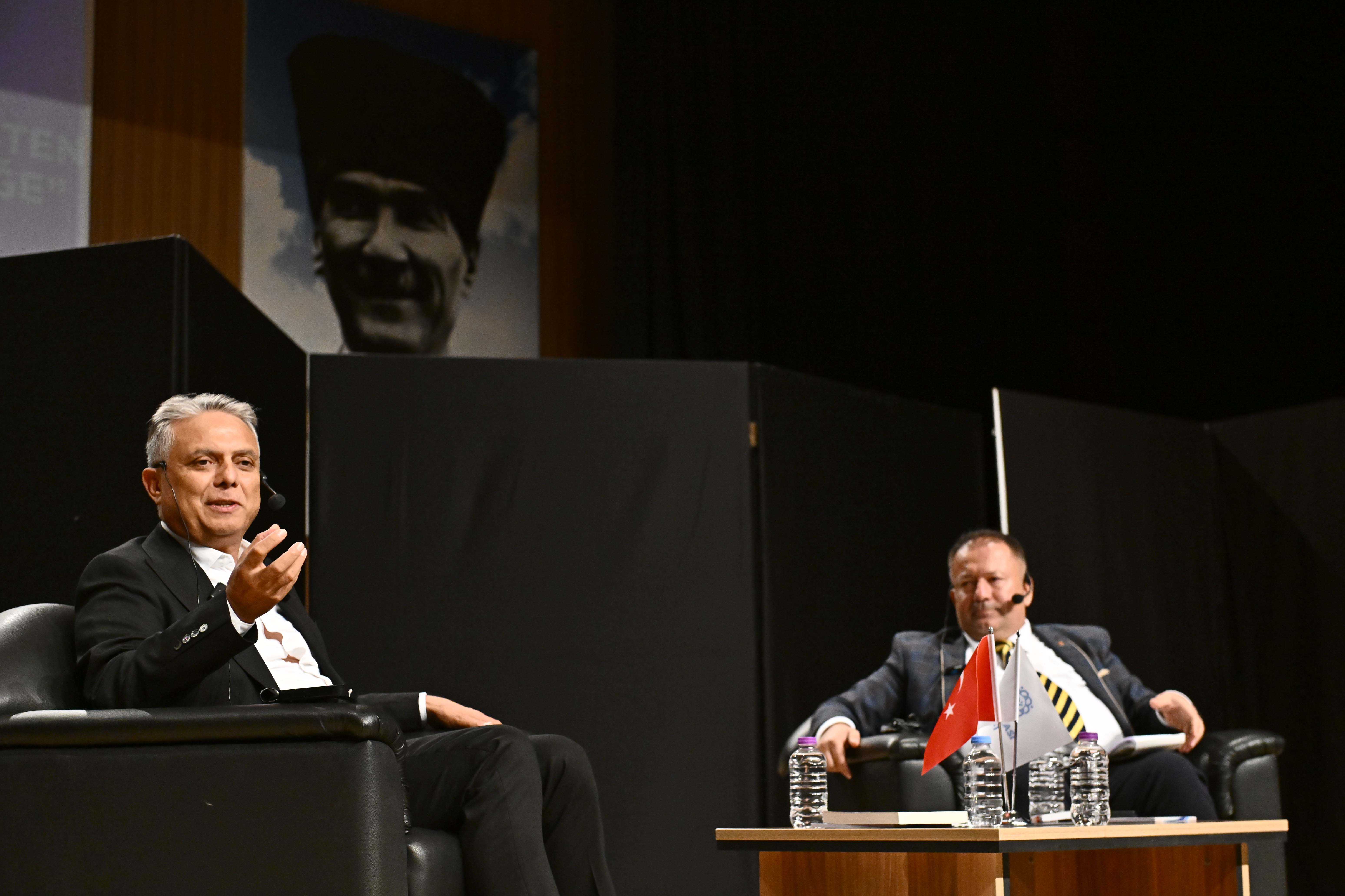 Uysal: Siyasetin topluma güven ve gelecek duygusu vermesi gerekiyor