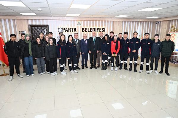 Öğrencilerden Başkan Başdeğirmen’e ziyaret<