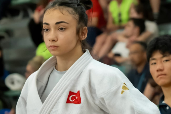 Gemlik Belediyesporlu Ayşe Nur Boşküp Avrupa üçüncüsü oldu<
