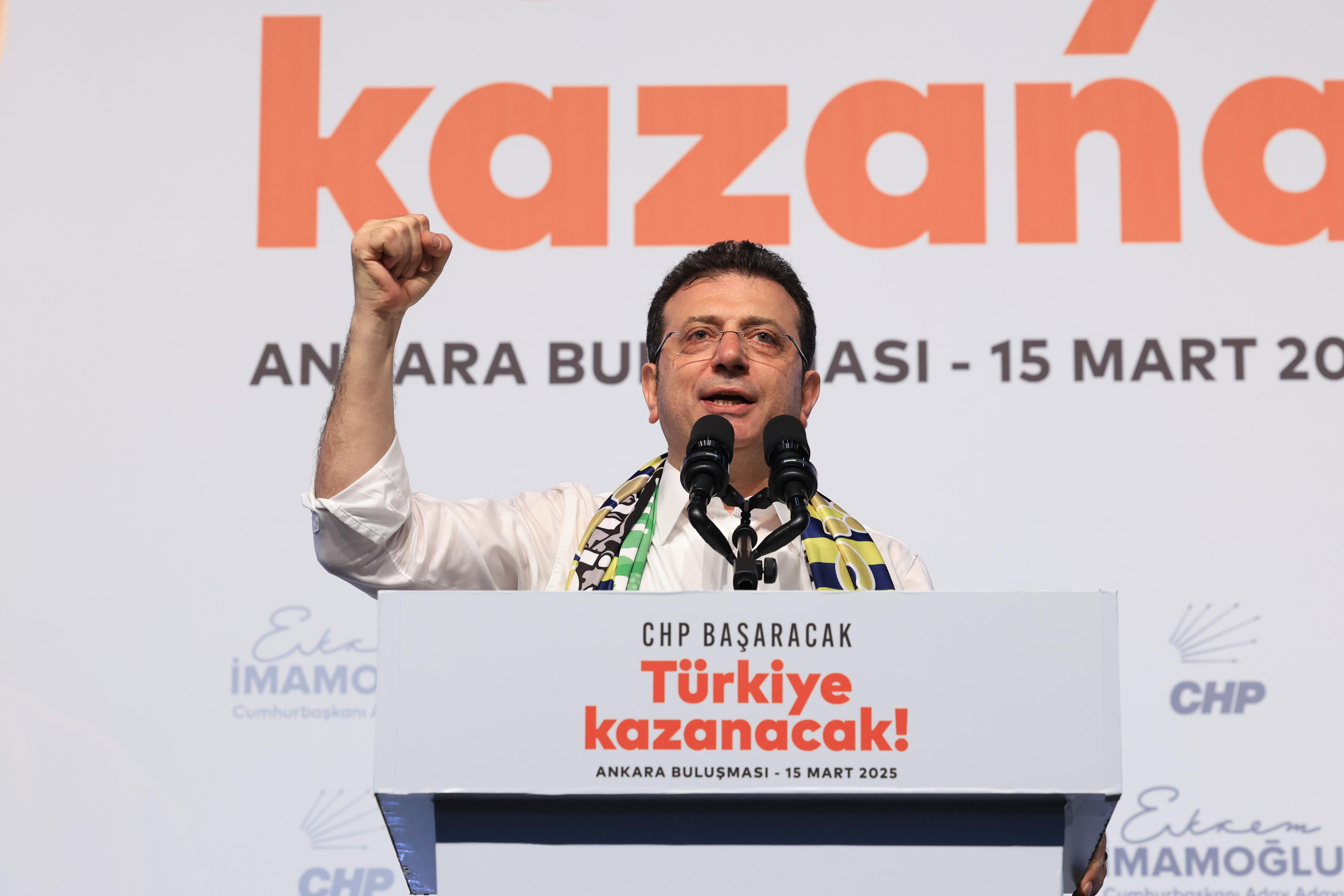 İmamoğlu: Herkesin kardeşçe yaşayacağı bir ülkeye uyanacağız<