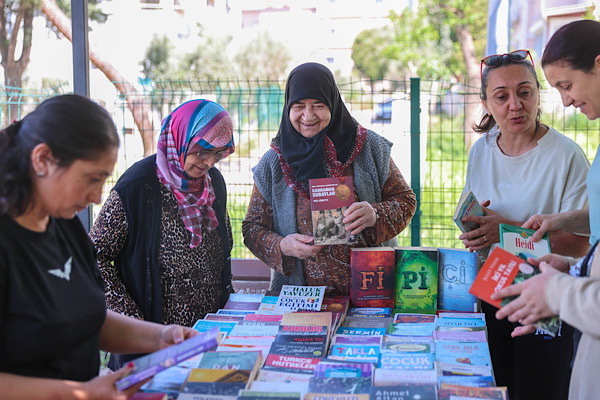 Buca’da “Kitap Değişim Günleri” başladı<