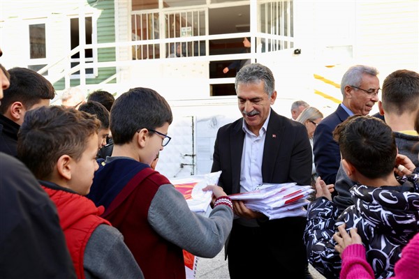 Gemlikspor formları okullarda çocuklarla buluşmaya devam ediyor<