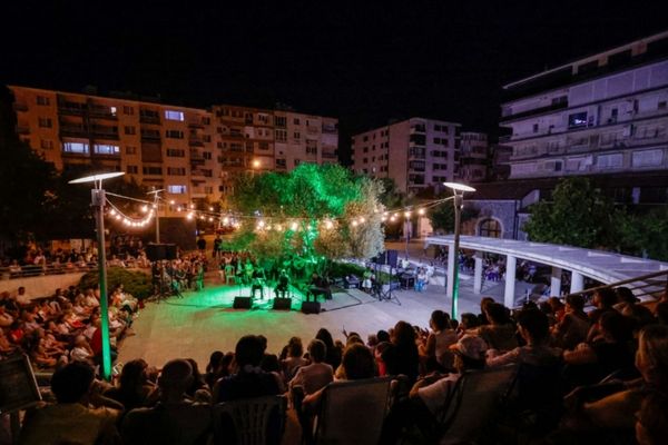 Zeytin ağacının altında “Gece Makamı” ezgileri yankılandı