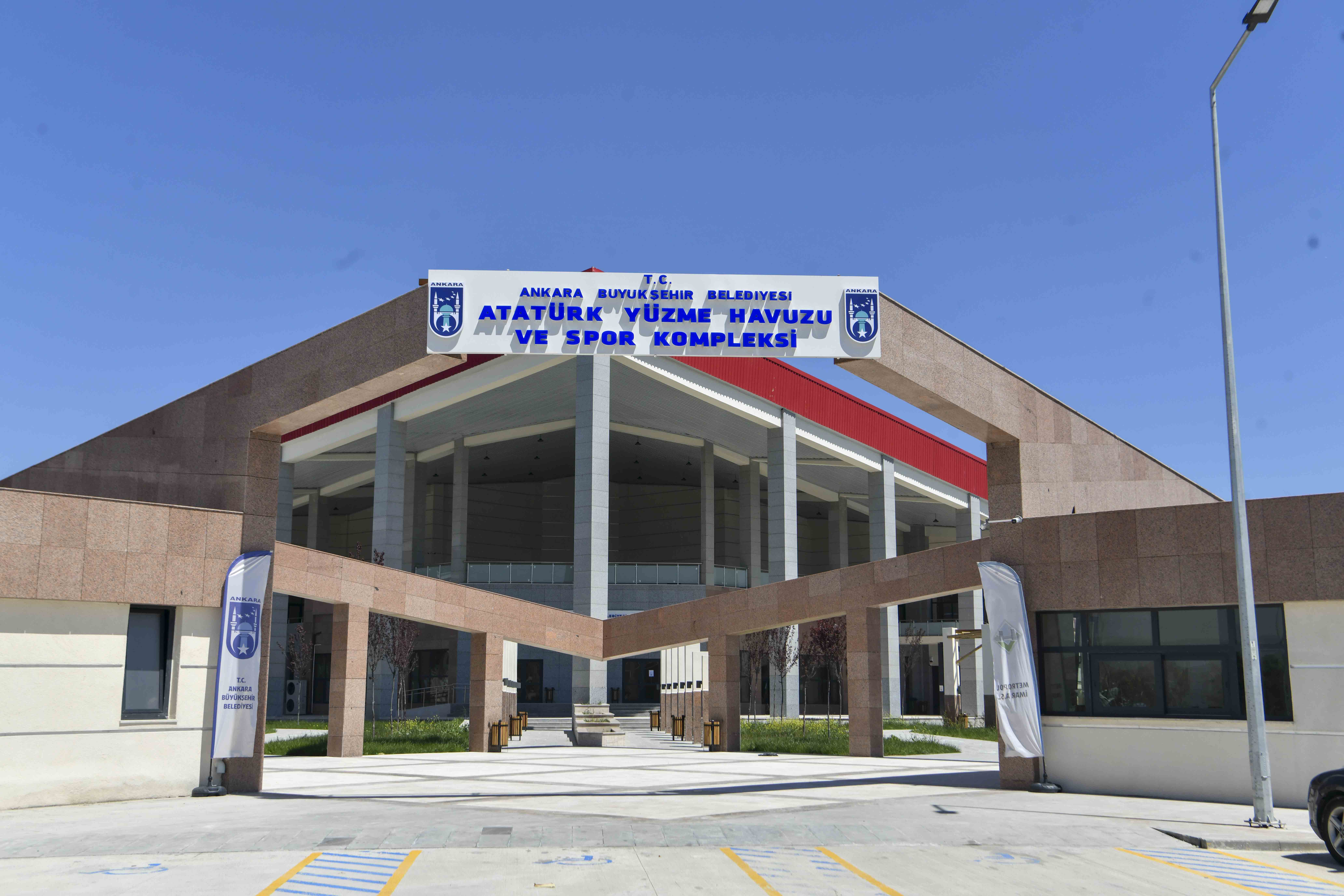 Sincan Atatürk Yüzme Havuzu ve Spor Kompleksi yenilendi<