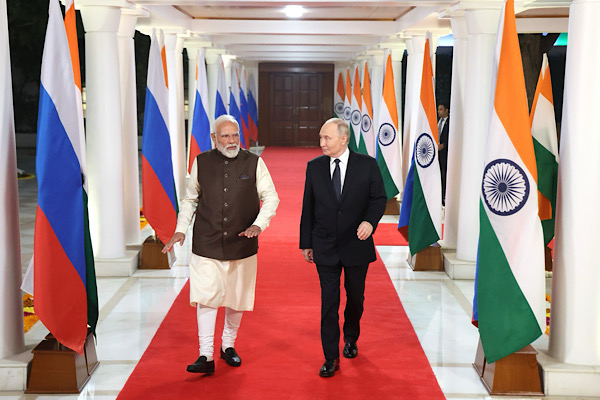 Hindistan’da Putin’e resmi karşılama töreni düzenlendi<