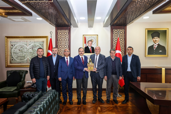 “Siirt Cahter Balı”, “Platinum Quality” ödülüne layık görüldü<